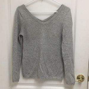 Women’s V-neck sweater top